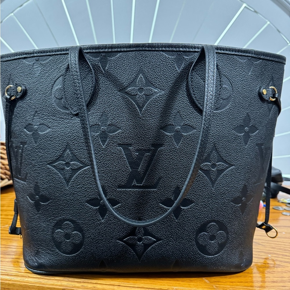 Louis Vuitton Black Neverfull MM Monogram Leather Shoulder Bag